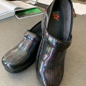 Women’s Dansko Pro XP 2.0 Clogs